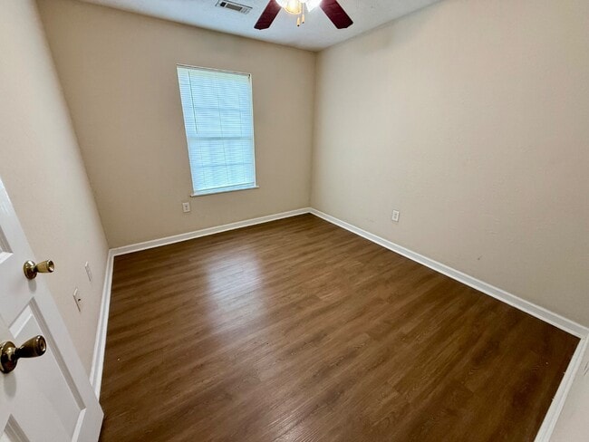 Photo - 140 Kinney Rd