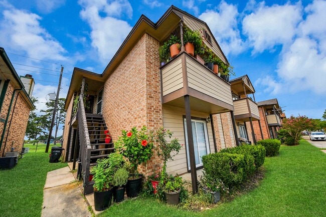 Building Photo - 13603 Ravensway Dr Unit A