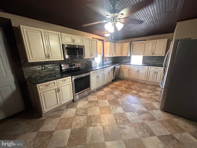 Photo - 92 Deysher Rd