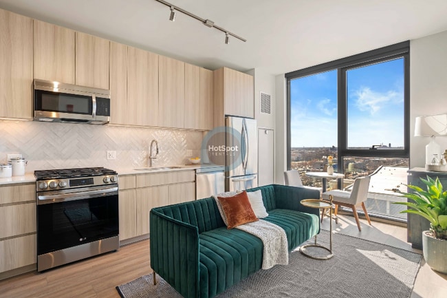 Building Photo - 511 S Damen Ave Rental