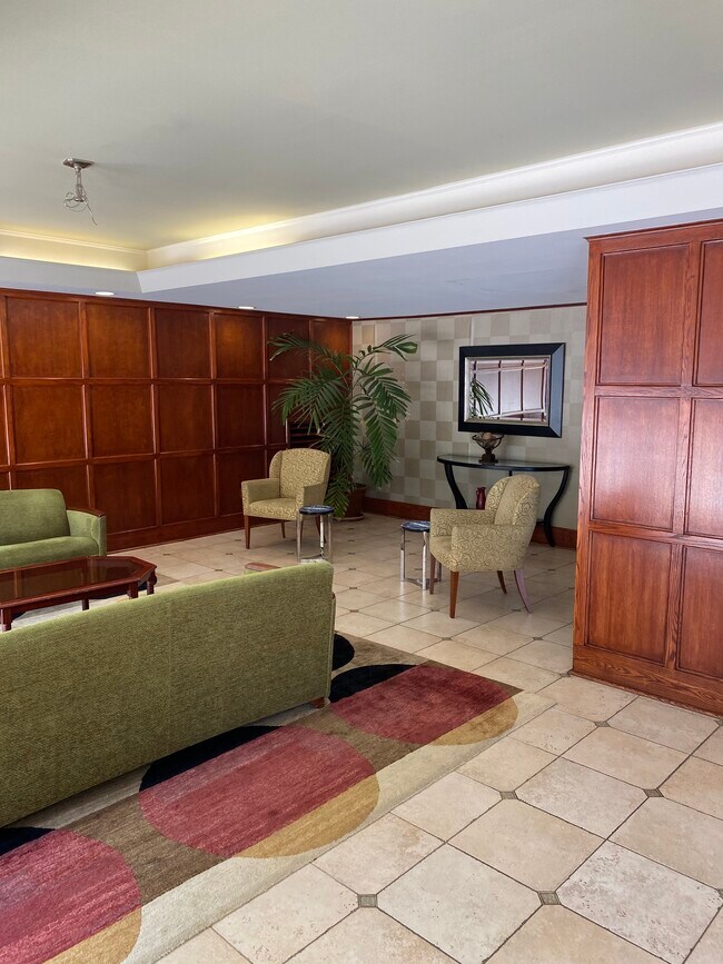 Photo - 922 24th St NW Unit 819