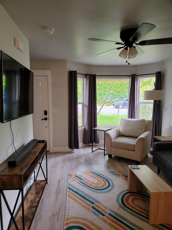 Photo - 1917 N 33rd St