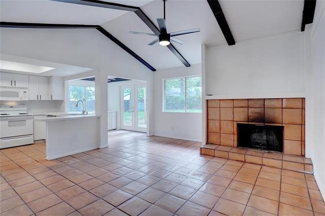 Building Photo - 307 Lone Oak Cir