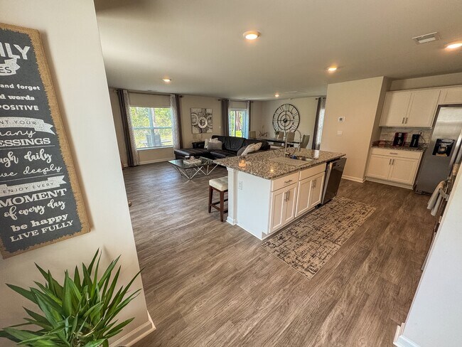 Photo - 4410 Remington Ave