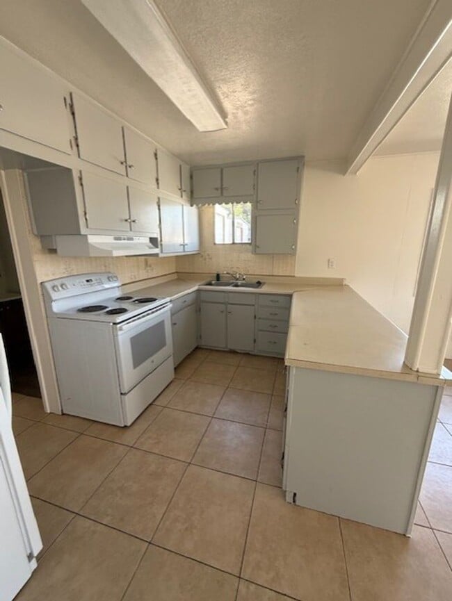 Photo - 489 N 10th St Unit 1