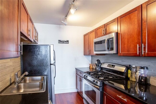 Photo - 600 E 8th St Unit 12N
