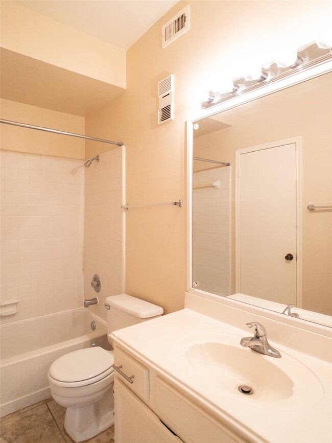 Photo - 6500 Harbor Town Dr Unit 3402