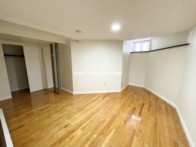 Photo - 157-165 Hemenway St Apartments