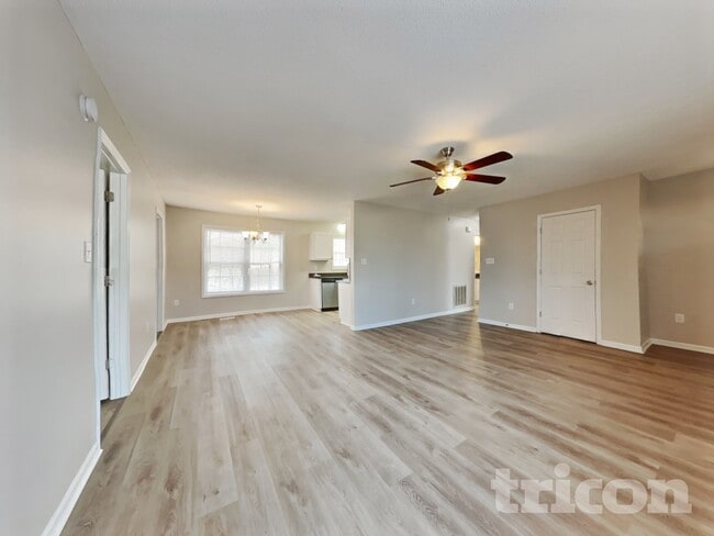 3008 Brittany Dr