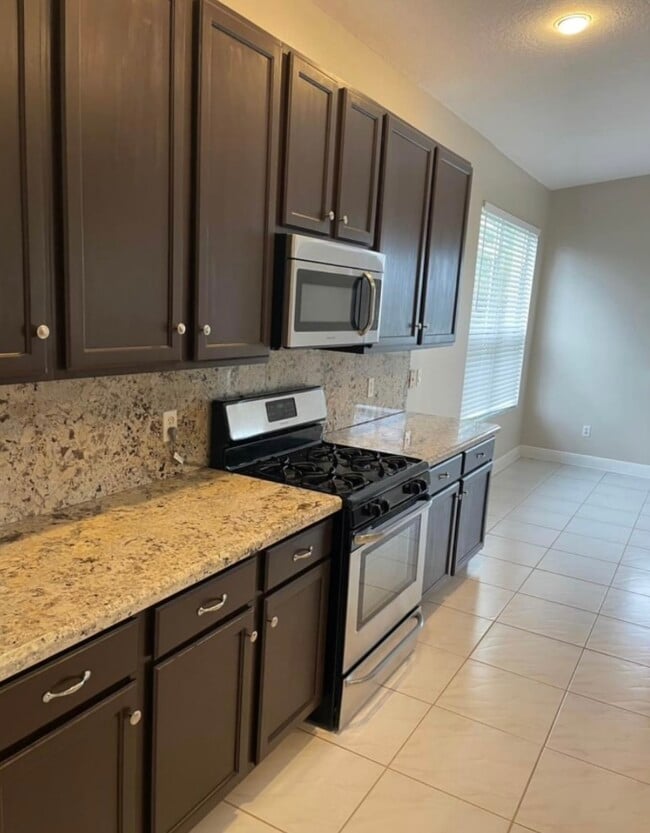 Photo - 895 SW Lake Charles Cir