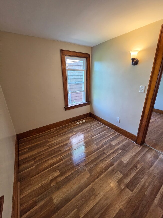 284 W Main St