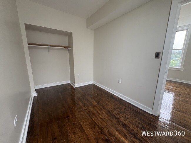 Photo - 1141 S Francisco Ave Unit r3