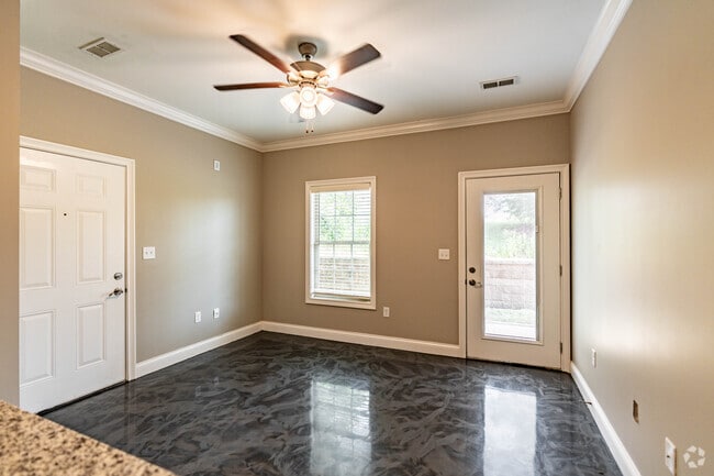 1 habitación, 1 baño - 625 pies cuadrados - Sala de estar - Otte Center II