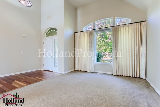 Photo - Beautiful 5-Bedroom Retreat with AC, Deck & Breathtaking Views