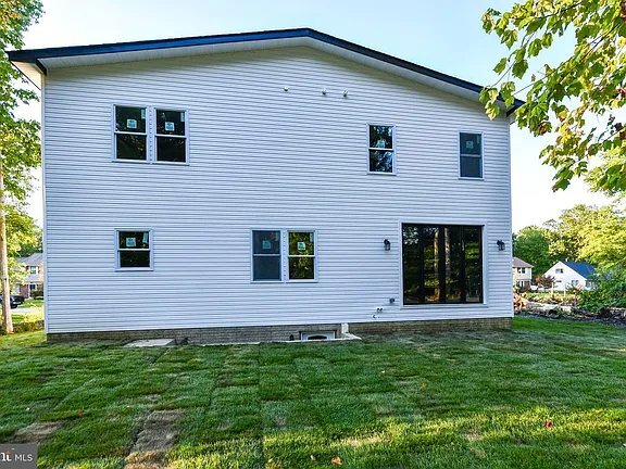 1 Ayrwood Ln