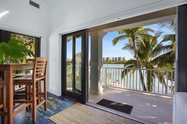 Photo - 19471 Harbor Rd S