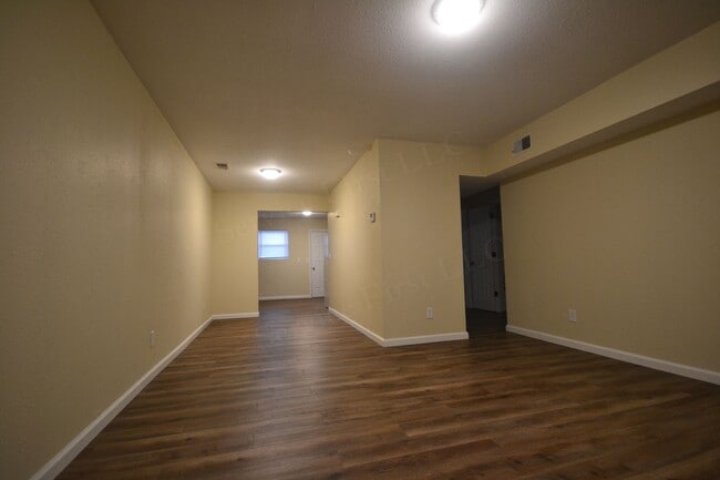 Photo - Pike Apartments Unit D