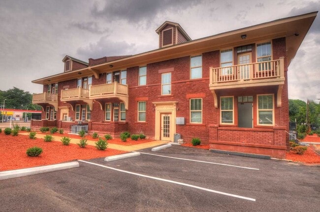 Building Photo - 528 E Parkway N Unit 15 Rental