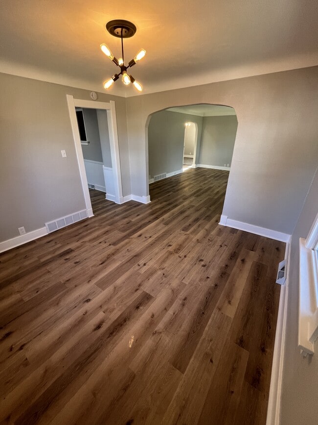 Photo - 5333 Collomore Rd