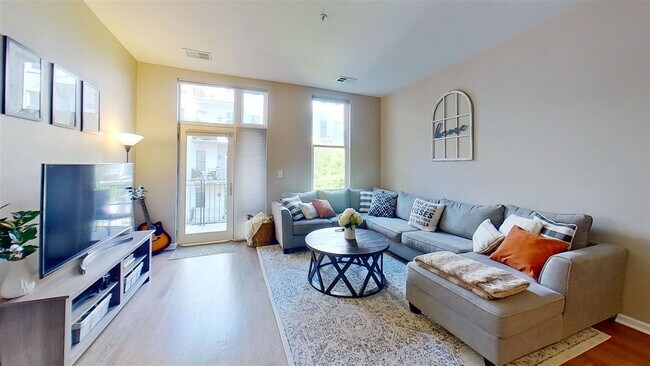 Photo - 1100 Adams St Unidad 402 Rental