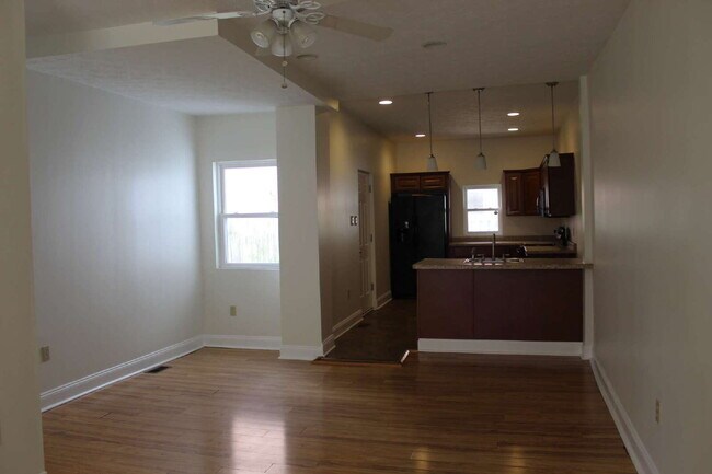 Photo - 1505 Sedgwick St