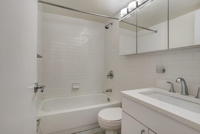 Photo - 160 W 73rd St Unit 2G