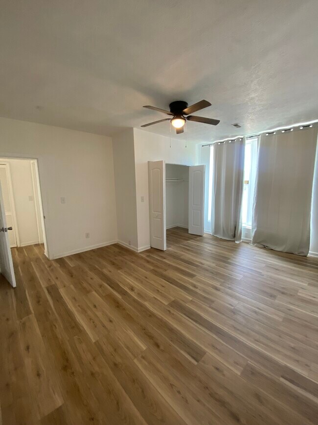 Building Photo - 1309 Dixie Hwy Unit 4