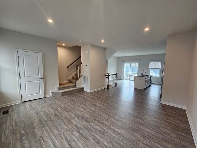 Photo - 3 Bedroom, 2.5 Bathroom Townhome, Available NOW