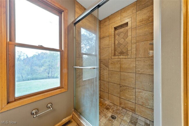 Photo - 1720 Stine Rd