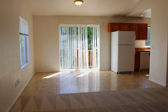 Photo - 1503 Trisha Way