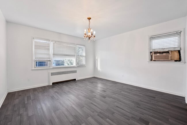 Photo - 7108 Polk St