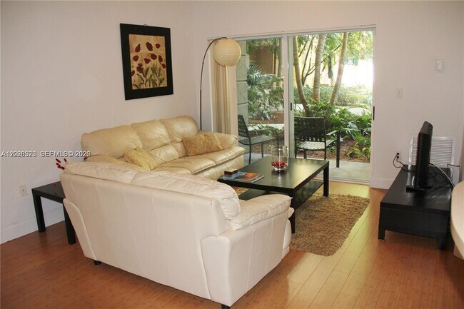 6001 SW 70th St Unit 114