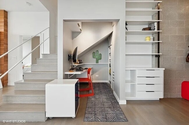 Photo - 2157 W Division St