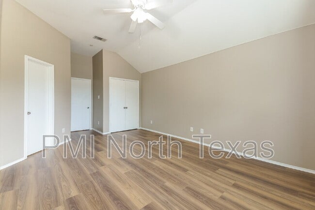 Photo - 9853 Fleetwood Dr