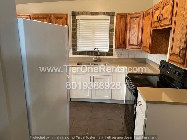 Photo - Limited-time offer: $500 off first months ... Unit B