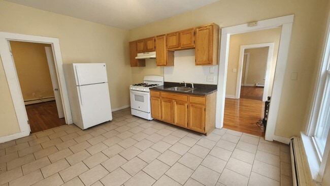 Building Photo - 265 Norton St Unit 2 Rental