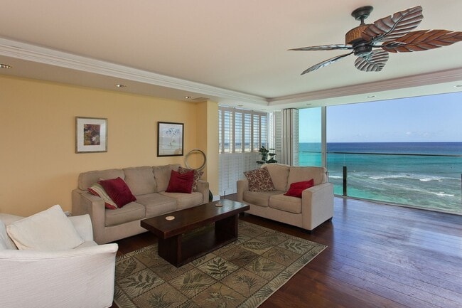 3065 Kalakaua Ave Unit 8