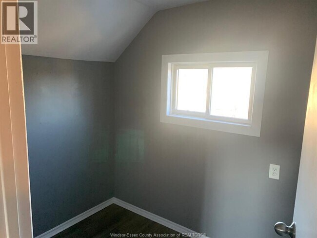 Photo - 278 King St