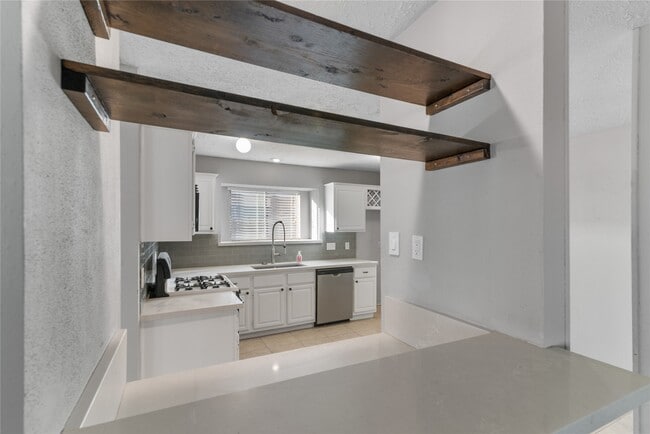 Photo - 934 Holly Hall Dr