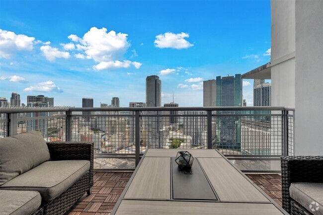 Building Photo - 350 S Miami Ave Unit PH2-03 Rental