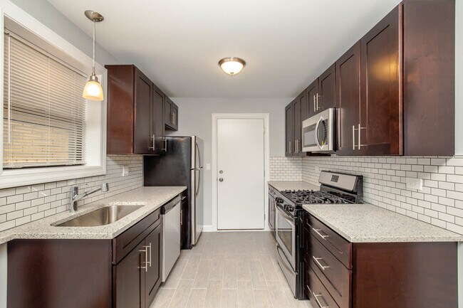 Photo - 6807 N Ridge Blvd Unit G2