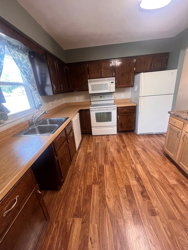 Photo - 3751 Tam O Shanter Dr N