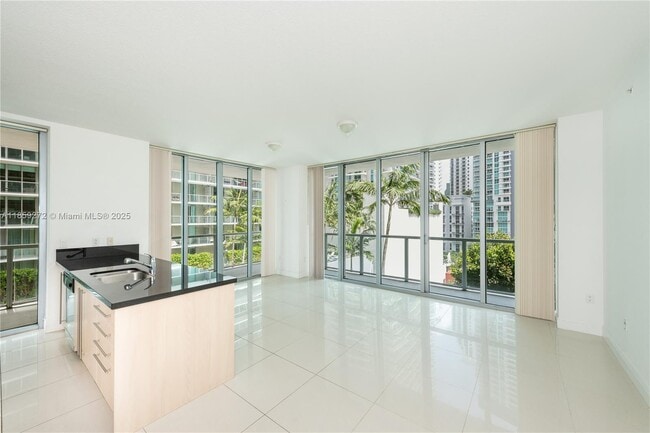 Building Photo - 79 SW 12th St Unit 1107-S Rental