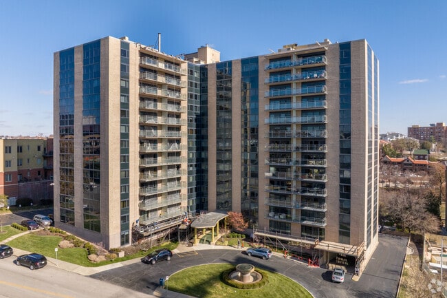 Photo - Parkway Towers Apartments