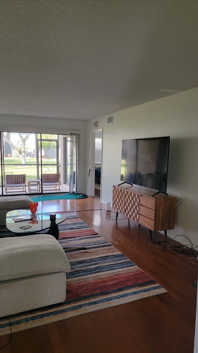 Photo - 5647 Summerside Ln