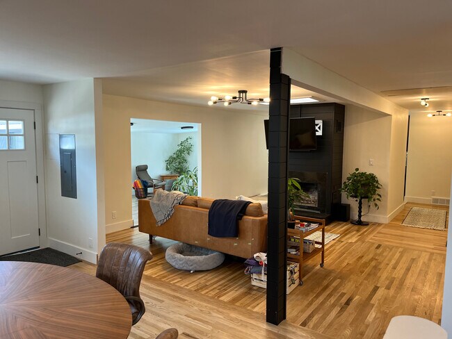 Photo - 2754 N Prospect St