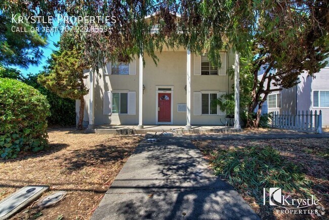 Building Photo - Upper level two bedroom apartment in Vallejo Unit B