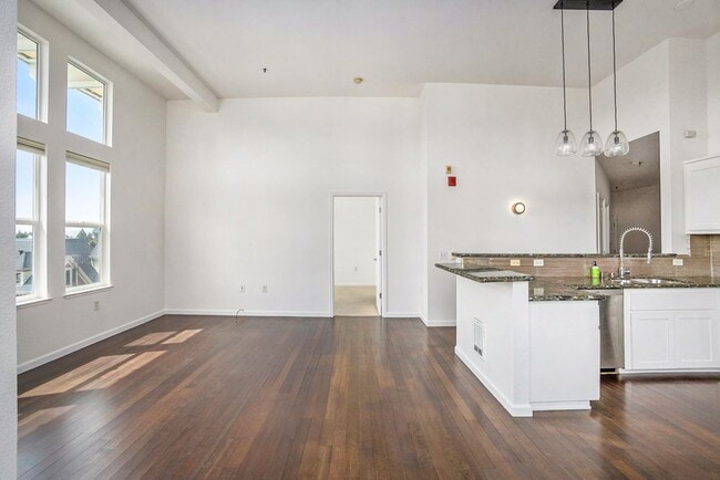 Photo - 655 12th St