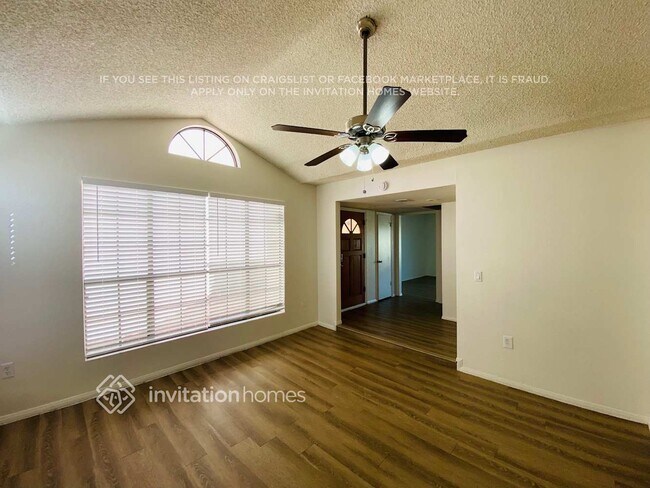 Photo - 501 N Red Rock St