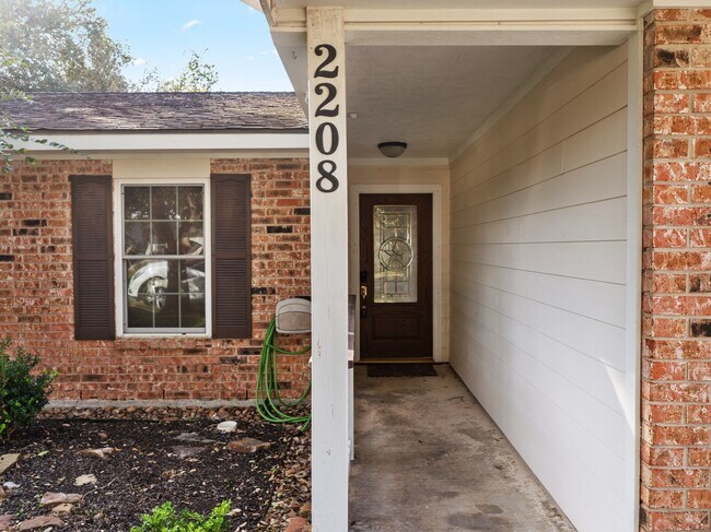 Photo - 2208 Gontier Dr